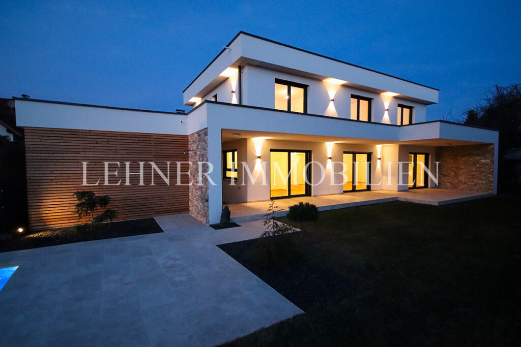 Lehner Immobilien modernes & attraktives Einfamilienhaus mit Pool in Graz Strassgang