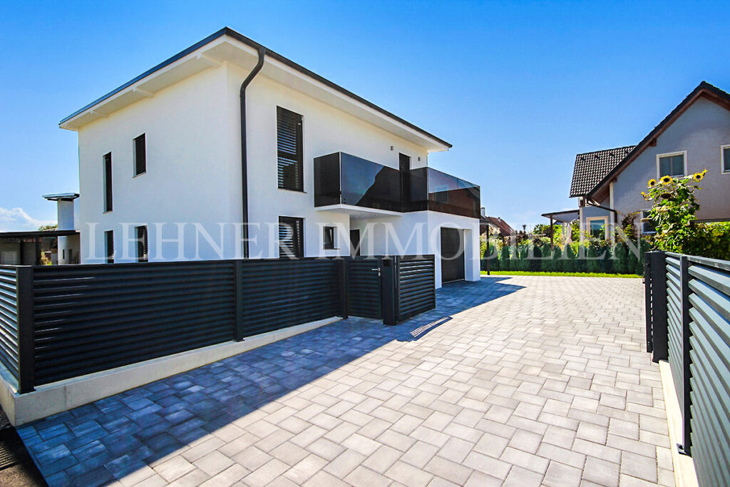 Lehner Immobilien exklusives Einfamilienhaus in ruhiger und sonniger Wohnlage in Weitendorf