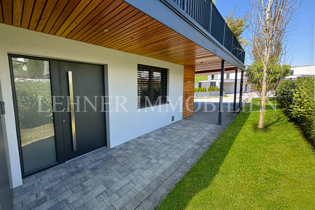 Lehner Immobilien hochwertige und moderne Doppelhaushalte mit Pool und Dachterrasse in Mantscha