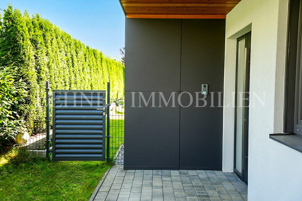 Lehner Immobilien hochwertige und moderne Doppelhaushalte mit Pool und Dachterrasse in Mantscha