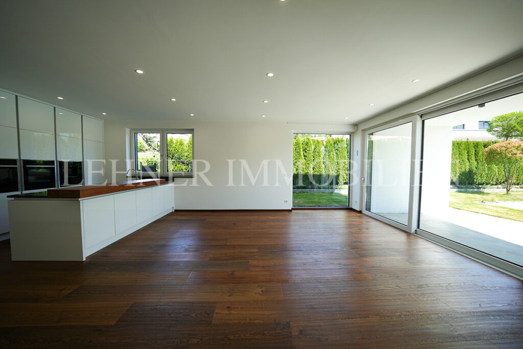 Lehner Immobilien hochwertige und moderne Doppelhaushalte mit Pool und Dachterrasse in Mantscha
