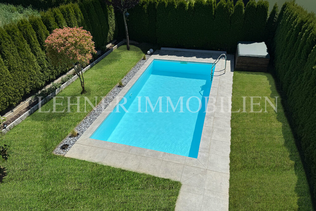 Lehner Immobilien hochwertige und moderne Doppelhaushalte mit Pool und Dachterrasse in Mantscha