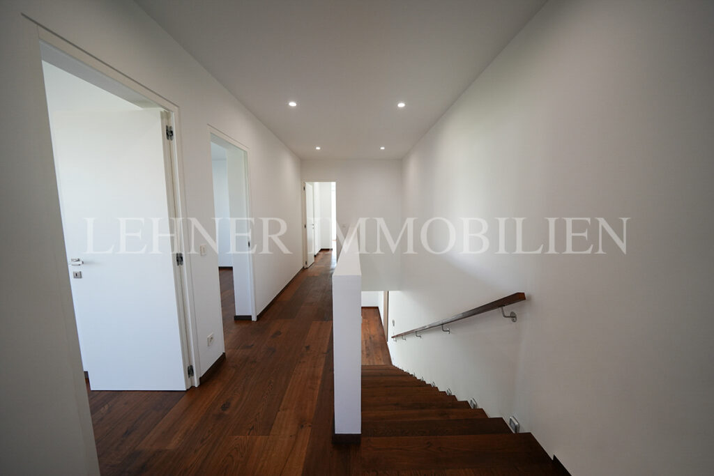 Lehner Immobilien hochwertige und moderne Doppelhaushalte mit Pool und Dachterrasse in Mantscha