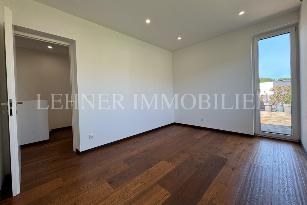 Lehner Immobilien hochwertige und moderne Doppelhaushalte mit Pool und Dachterrasse in Mantscha