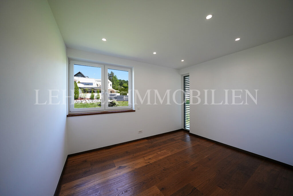 Lehner Immobilien hochwertige und moderne Doppelhaushalte mit Pool und Dachterrasse in Mantscha