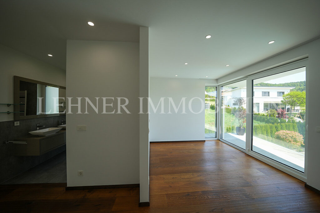 Lehner Immobilien hochwertige und moderne Doppelhaushalte mit Pool und Dachterrasse in Mantscha
