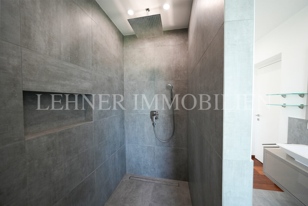 Lehner Immobilien hochwertige und moderne Doppelhaushalte mit Pool und Dachterrasse in Mantscha