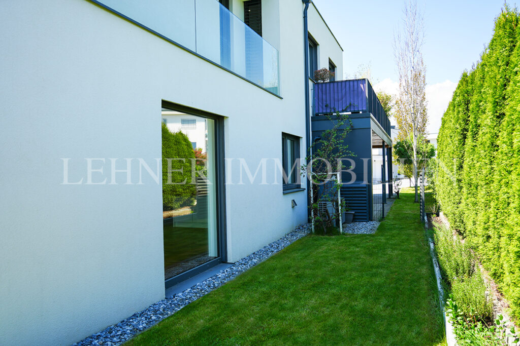Lehner Immobilien hochwertige und moderne Doppelhaushalte mit Pool und Dachterrasse in Mantscha