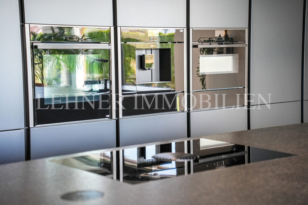 Lehner Immobilien Exklusiver Bungalow mit Überlauf-Infinitypool in Dobl