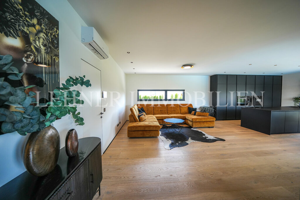 Lehner Immobilien Exklusiver Bungalow mit Überlauf-Infinitypool in Dobl