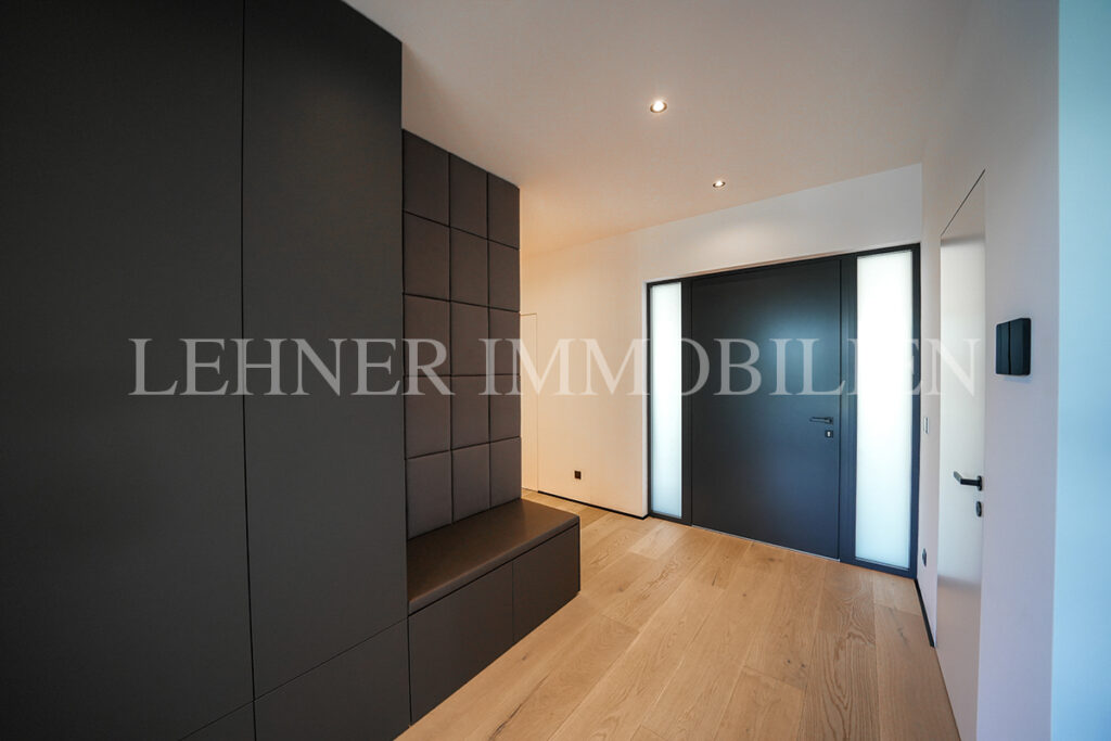 Lehner Immobilien Exklusiver Bungalow mit Überlauf-Infinitypool in Dobl