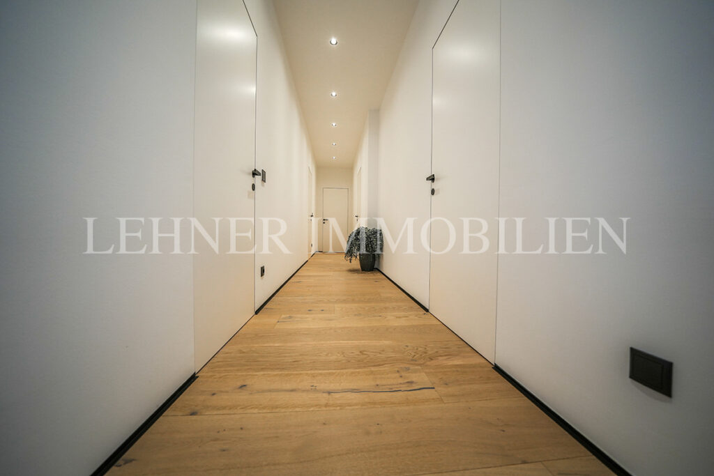 Lehner Immobilien Exklusiver Bungalow mit Überlauf-Infinitypool in Dobl
