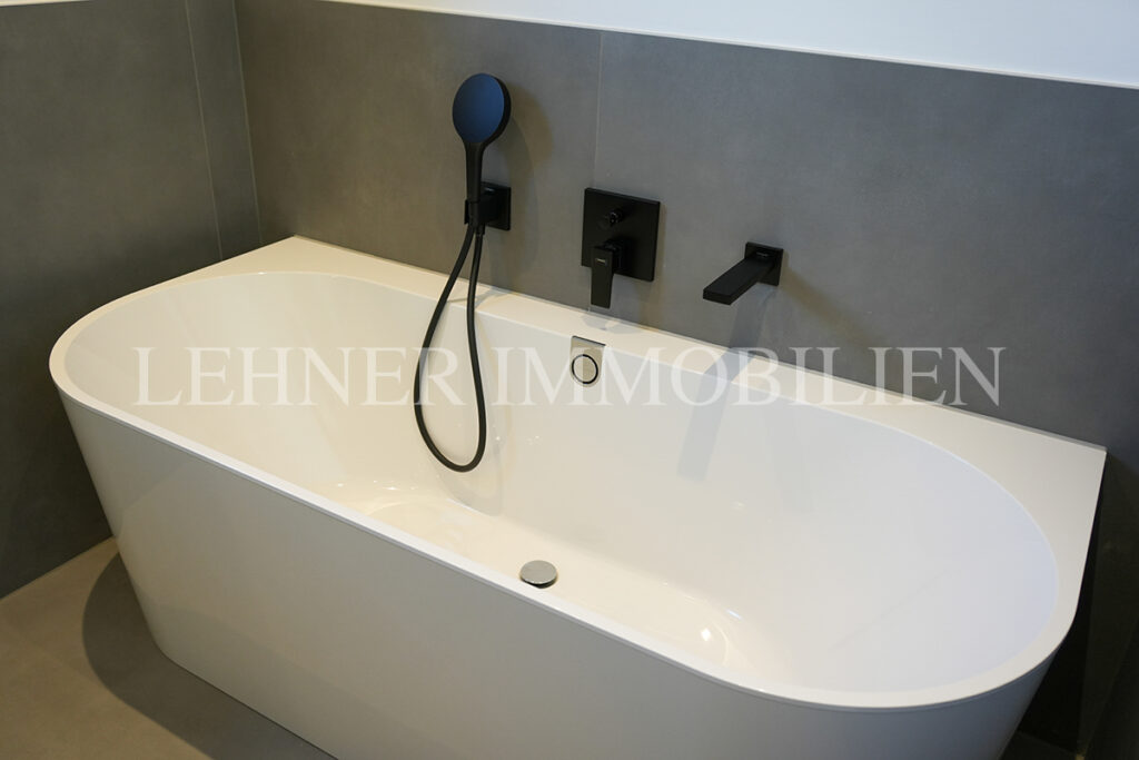 Lehner Immobilien Exklusiver Bungalow mit Überlauf-Infinitypool in Dobl