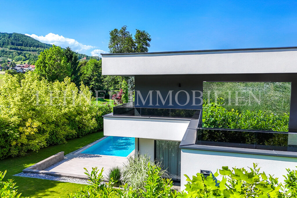 Lehner Immobilien stilvolles Einfamilienhaus mit Pool und top Ausstattung in Graz Strassgang