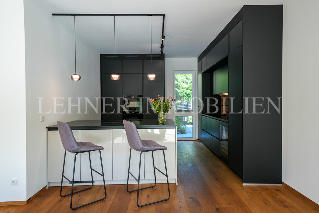 Lehner Immobilien stilvolles Einfamilienhaus mit Pool und top Ausstattung in Graz Strassgang