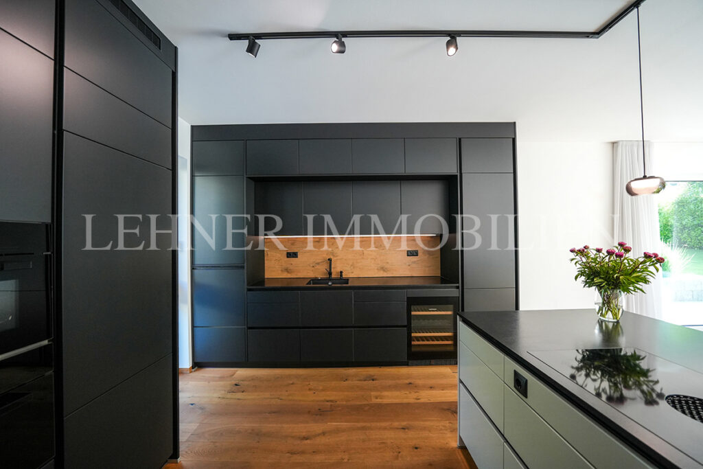 Lehner Immobilien stilvolles Einfamilienhaus mit Pool und top Ausstattung in Graz Strassgang