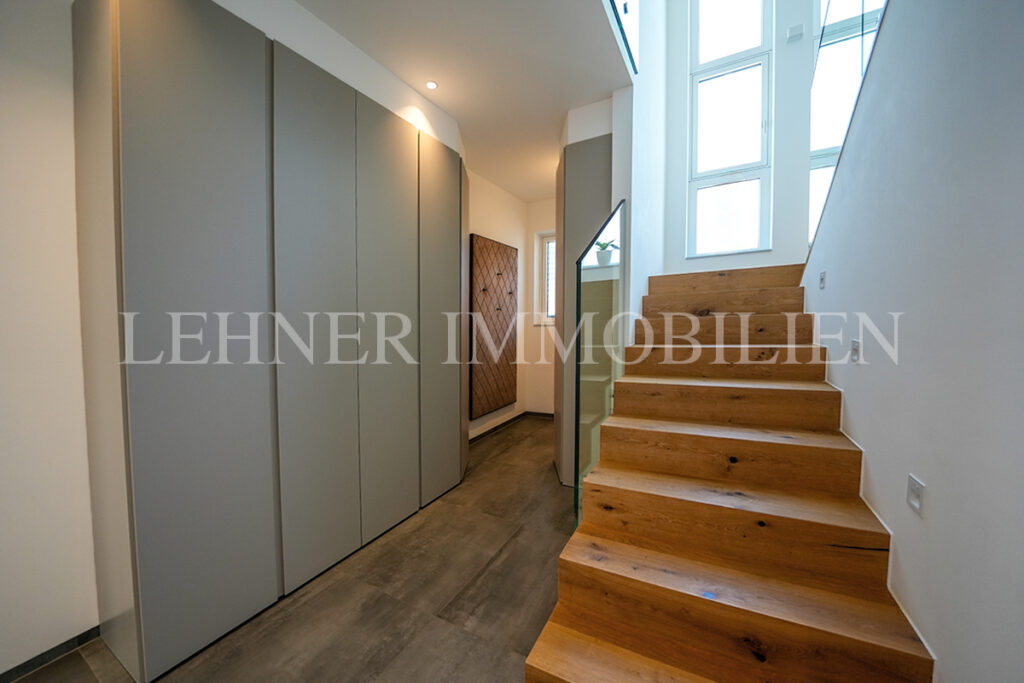 Lehner Immobilien stilvolles Einfamilienhaus mit Pool und top Ausstattung in Graz Strassgang