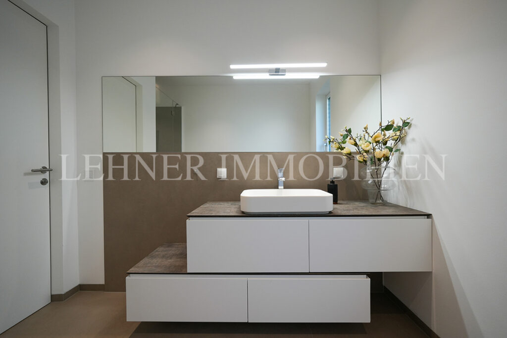 Lehner Immobilien stilvolles Einfamilienhaus mit Pool und top Ausstattung in Graz Strassgang