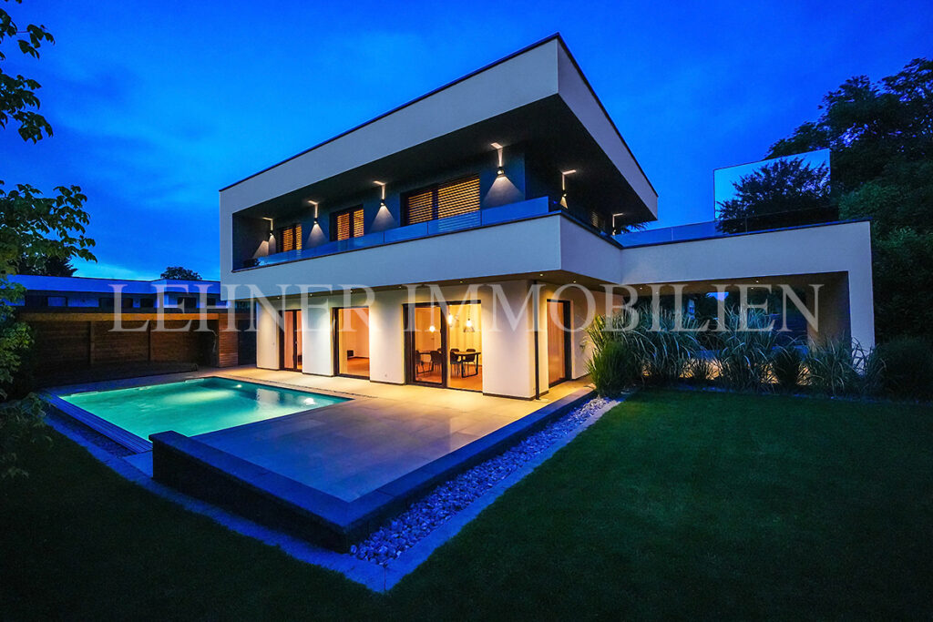 Lehner Immobilien stilvolles Einfamilienhaus mit Pool und top Ausstattung in Graz Strassgang