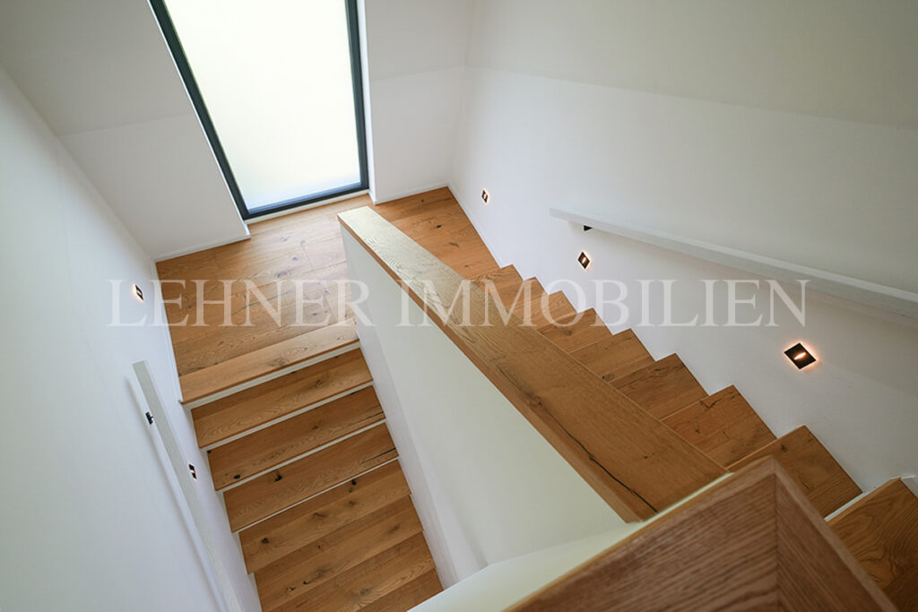Lehner Immobilien großzügiges Einfamilienhaus mit 7 Zimmer in Grünruhelage, Feldkirchen bei Graz