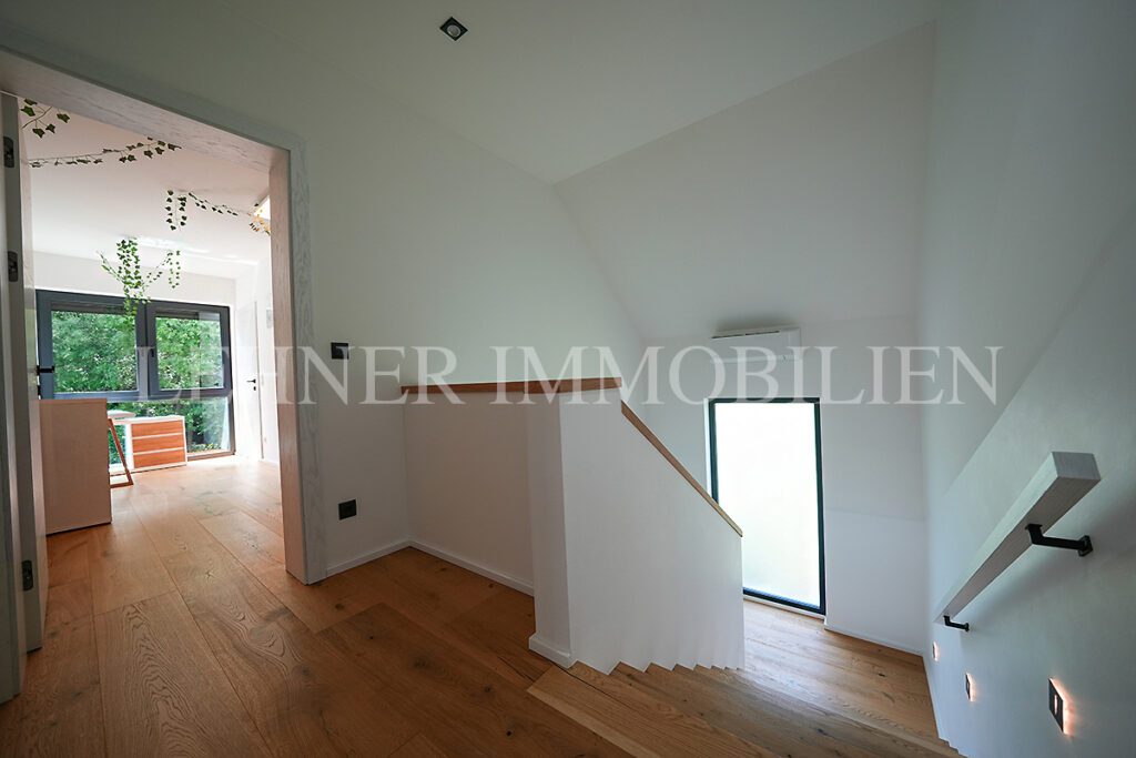 Lehner Immobilien großzügiges Einfamilienhaus mit 7 Zimmer in Grünruhelage, Feldkirchen bei Graz