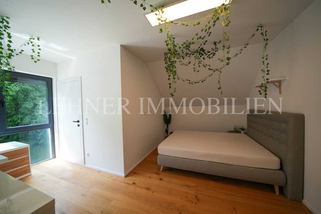 Lehner Immobilien großzügiges Einfamilienhaus mit 7 Zimmer in Grünruhelage, Feldkirchen bei Graz