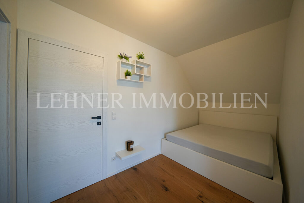 Lehner Immobilien großzügiges Einfamilienhaus mit 7 Zimmer in Grünruhelage, Feldkirchen bei Graz