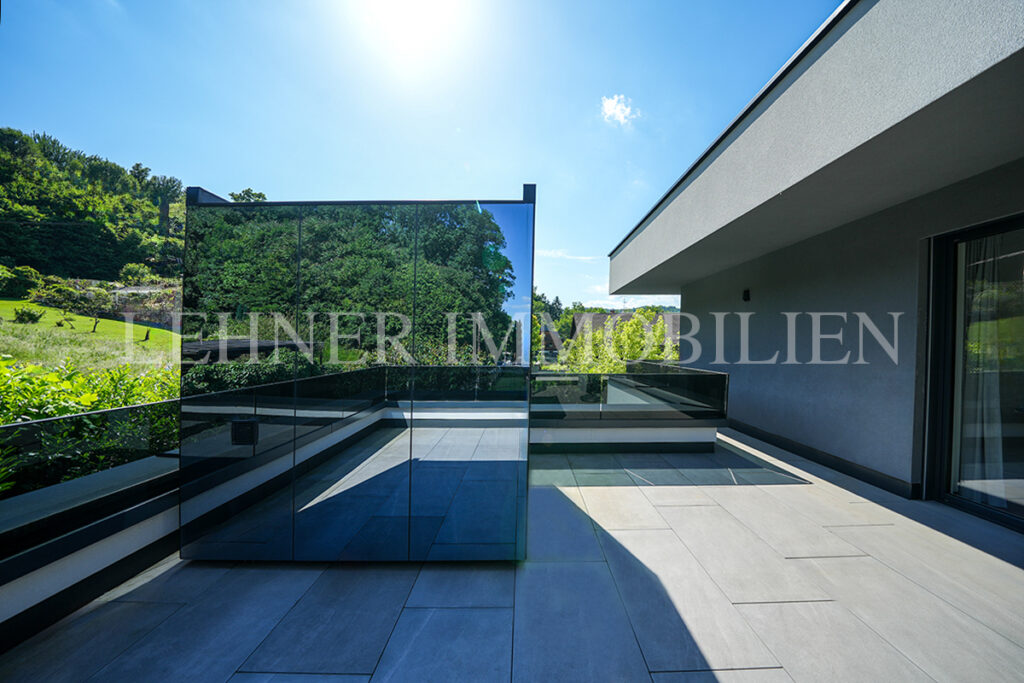 Lehner Immobilien stilvolles Einfamilienhaus mit Pool und top Ausstattung in Graz Strassgang