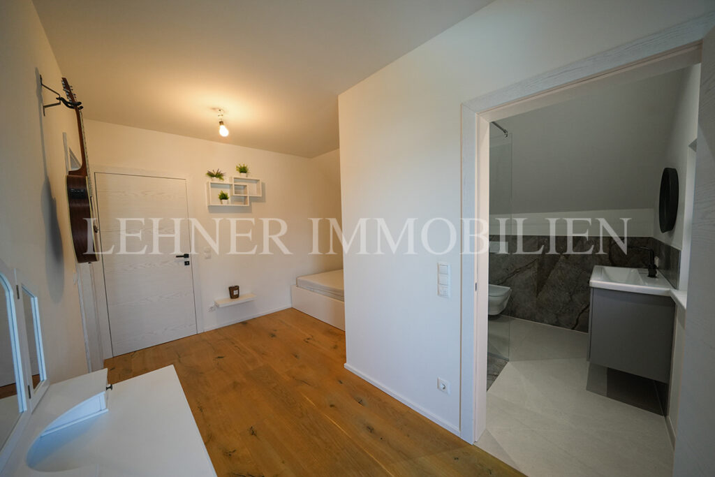 Lehner Immobilien großzügiges Einfamilienhaus mit 7 Zimmer in Grünruhelage, Feldkirchen bei Graz