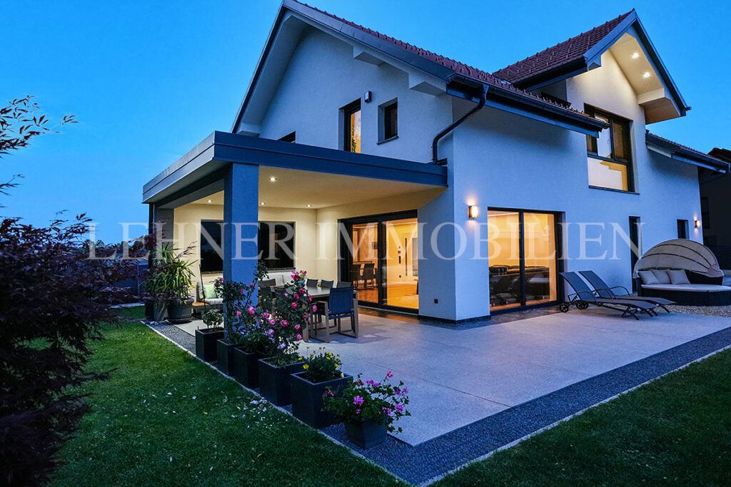 Lehner Immobilien großzügiges Einfamilienhaus mit 7 Zimmer in Grünruhelage, Feldkirchen bei Graz