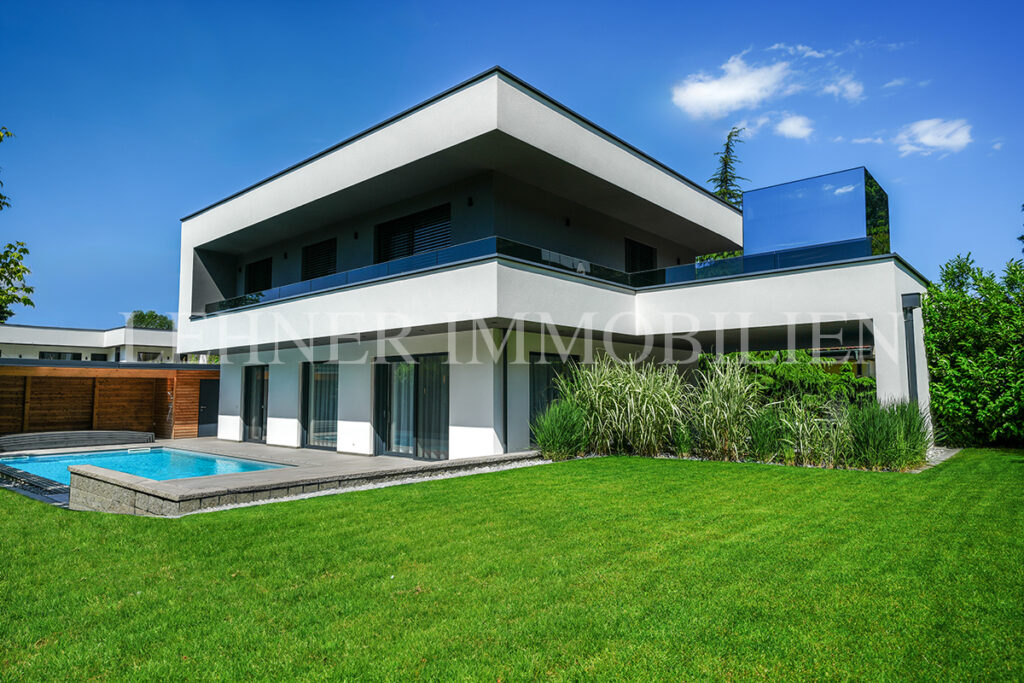 Lehner Immobilien stilvolles Einfamilienhaus mit Pool und top Ausstattung in Graz Strassgang