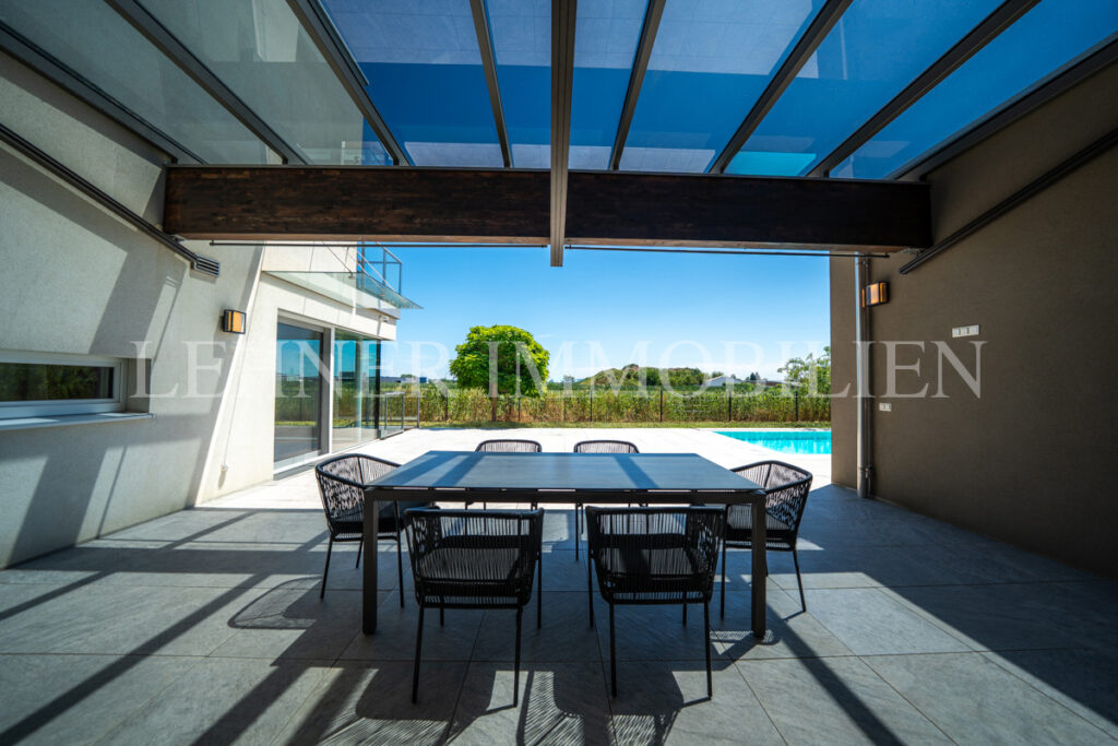 Lehner Immobilien Modernes Eckreihenhaus mit Haus-Charakter und Pool in Feldkirchen bei Graz