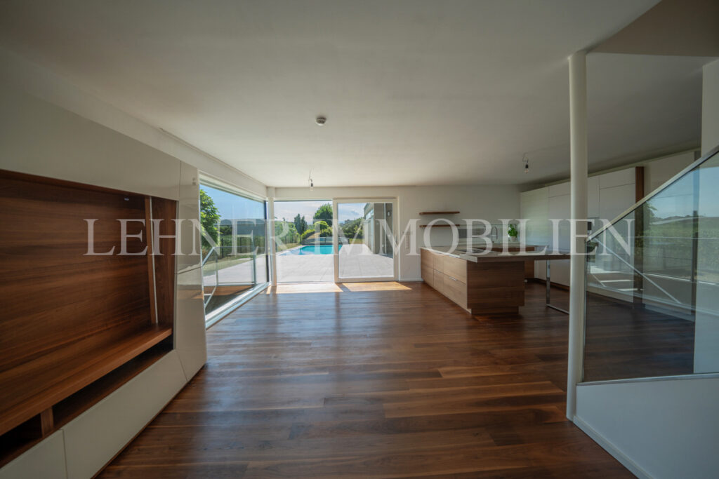 Lehner Immobilien Modernes Eckreihenhaus mit Haus-Charakter und Pool in Feldkirchen bei Graz