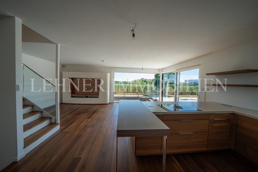 Lehner Immobilien Modernes Eckreihenhaus mit Haus-Charakter und Pool in Feldkirchen bei Graz