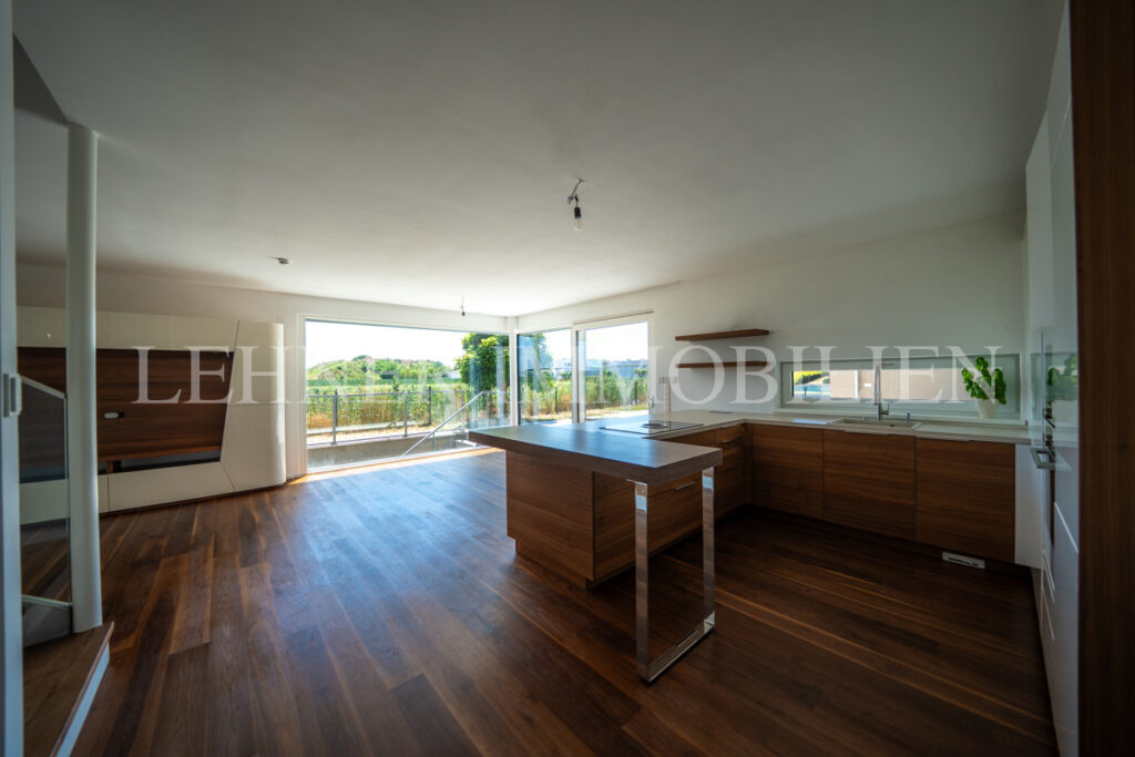 Lehner Immobilien Modernes Eckreihenhaus mit Haus-Charakter und Pool in Feldkirchen bei Graz