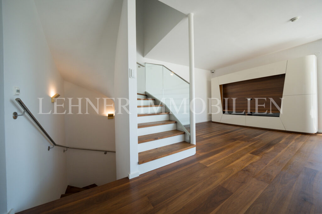 Lehner Immobilien Modernes Eckreihenhaus mit Haus-Charakter und Pool in Feldkirchen bei Graz
