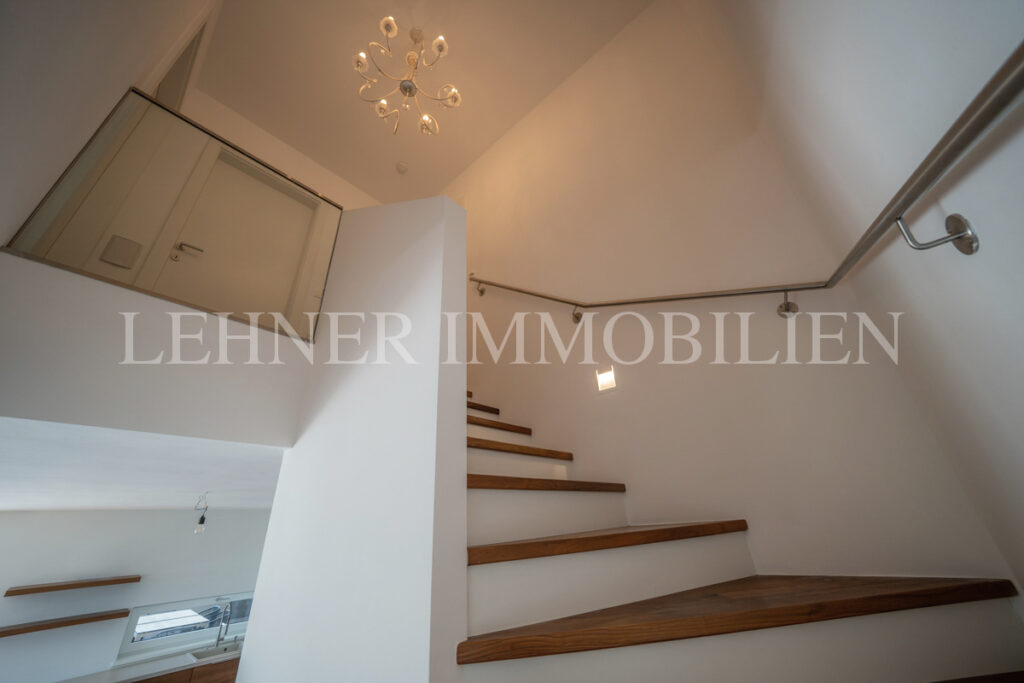 Lehner Immobilien Modernes Eckreihenhaus mit Haus-Charakter und Pool in Feldkirchen bei Graz