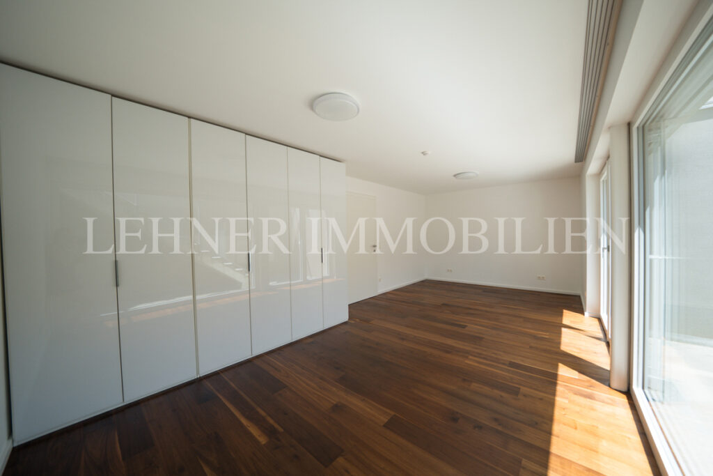 Lehner Immobilien Modernes Eckreihenhaus mit Haus-Charakter und Pool in Feldkirchen bei Graz