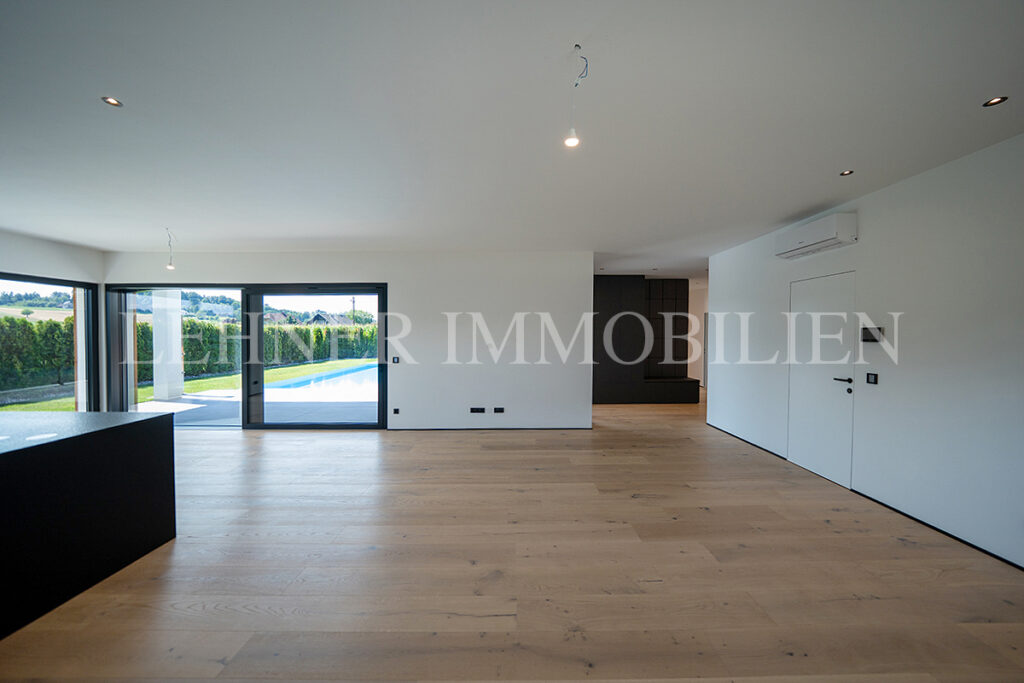 Lehner Immobilien exklusiver Bungalow mit 1.779 Grundfläche und Infinitypool in Dobl
