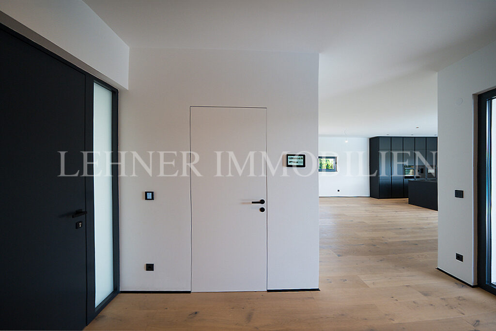 Lehner Immobilien exklusiver Bungalow mit 1.779 Grundfläche und Infinitypool in Dobl