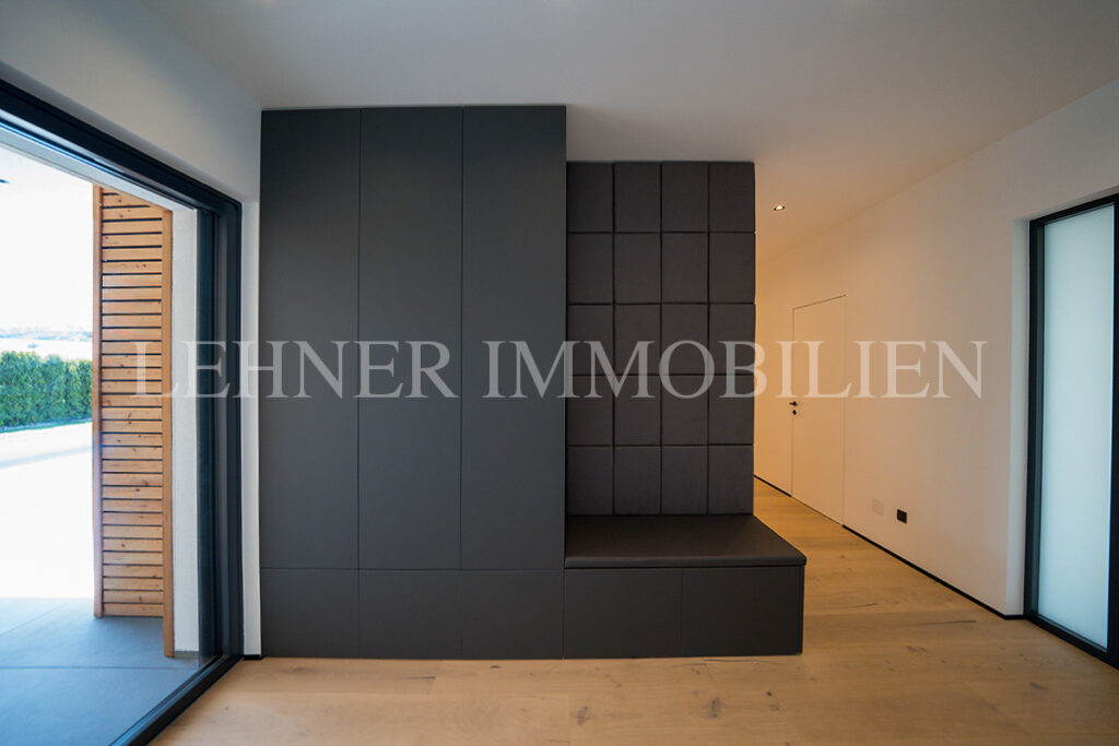 Lehner Immobilien exklusiver Bungalow mit 1.779 Grundfläche und Infinitypool in Dobl