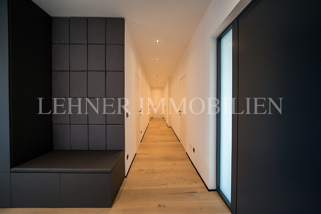 Lehner Immobilien exklusiver Bungalow mit 1.779 Grundfläche und Infinitypool in Dobl