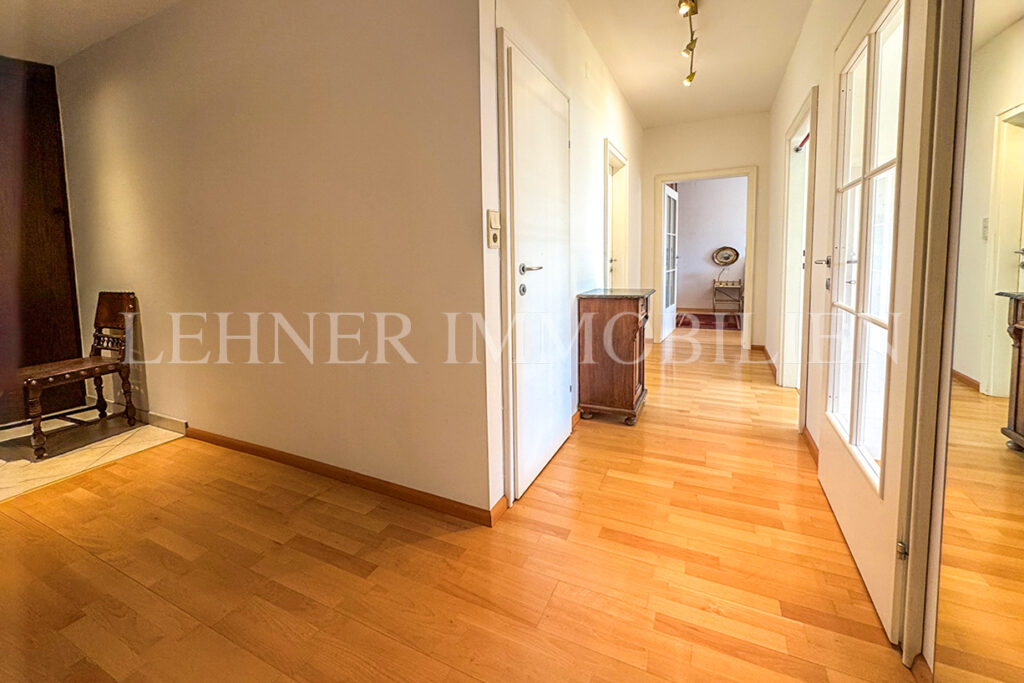 Lehner Immobilien großzügige und barrierefreie Wohnung in Graz St.Leonhard nahe Schillerplatz