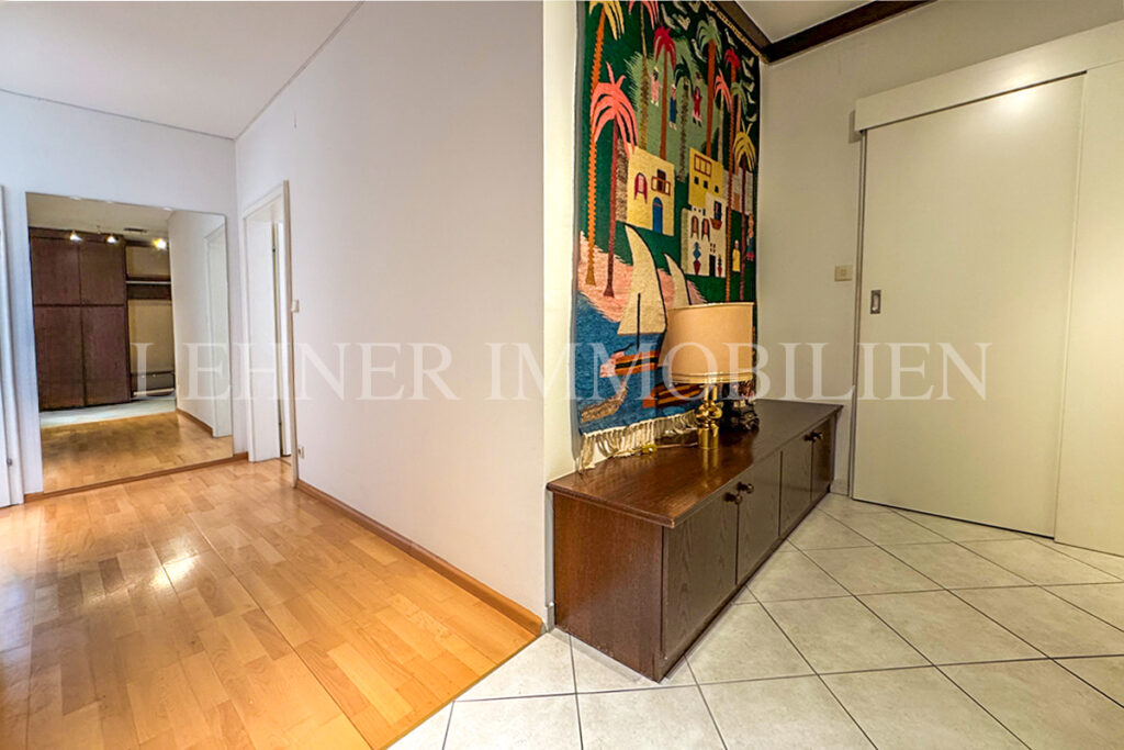 Lehner Immobilien großzügige und barrierefreie Wohnung in Graz St.Leonhard nahe Schillerplatz