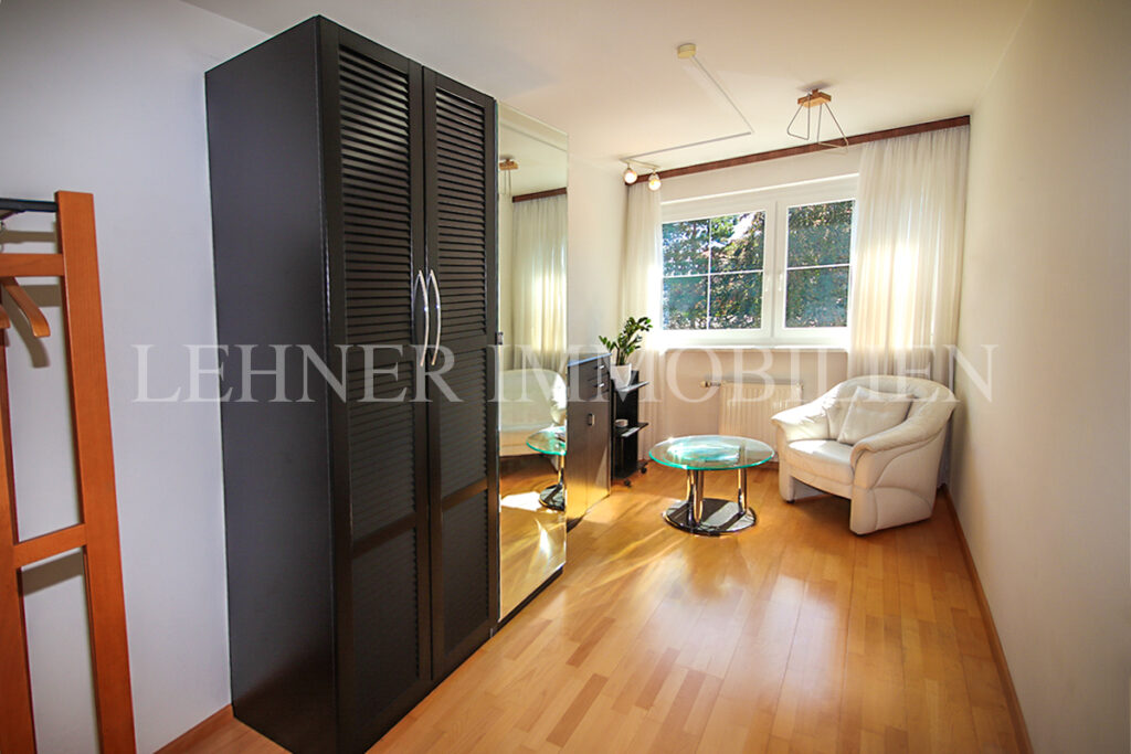 Lehner Immobilien großzügige und barrierefreie Wohnung in Graz St.Leonhard nahe Schillerplatz