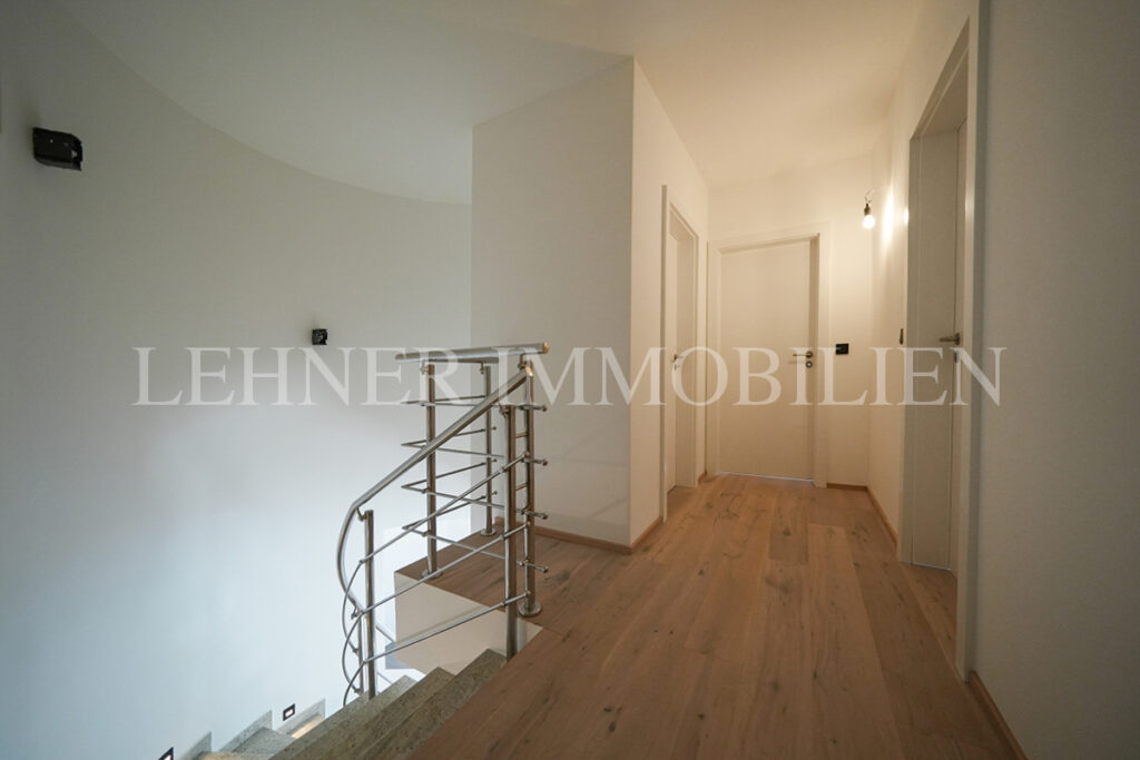 Lehner Immobilien schönes Einfamilienhaus mit 7 Zimmern in Kalsdorf bei Graz