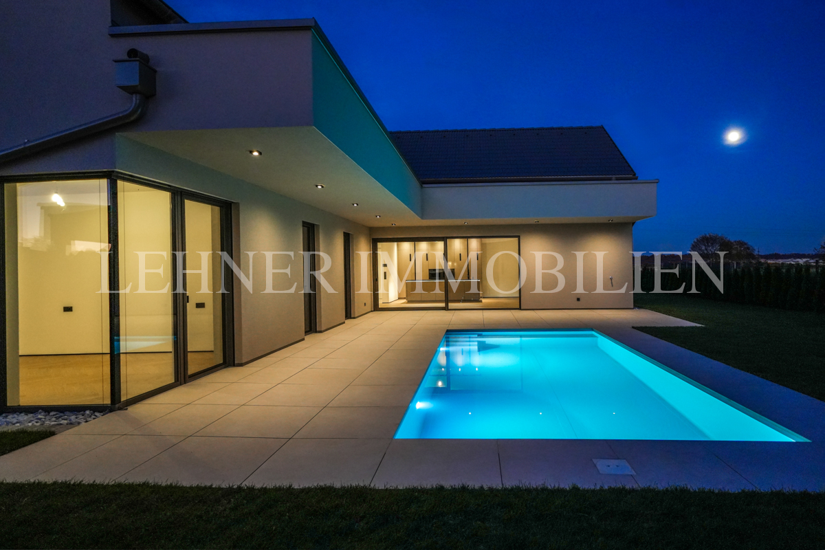 Lehner Immobilien Hochwertiger und exklusiver Bungalow mit Swimmingpool in Wundschuh