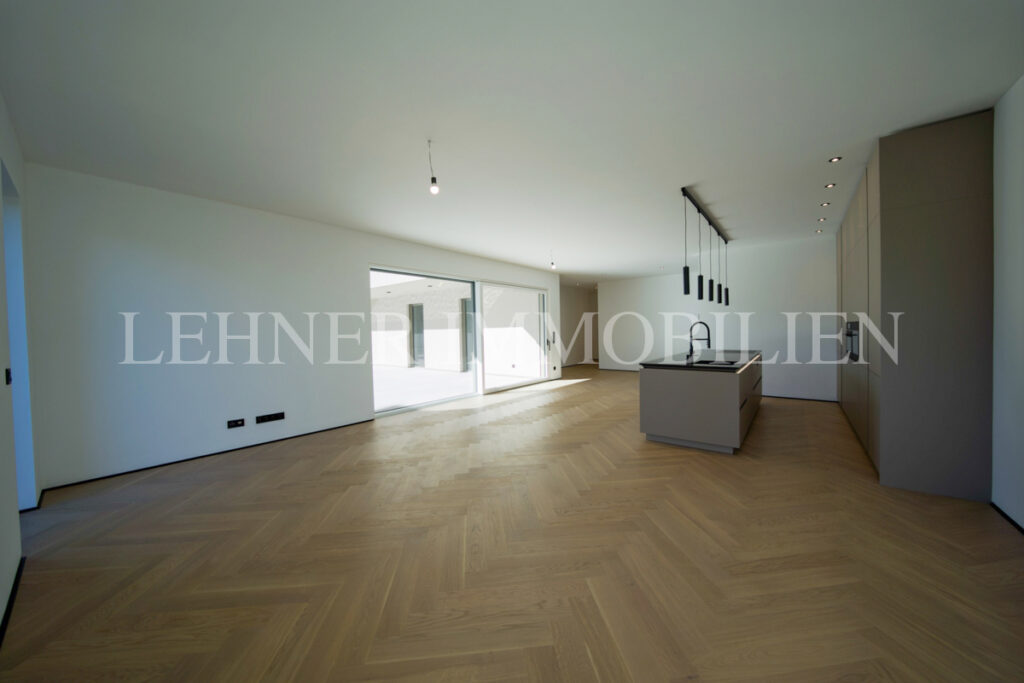 Lehner Immobilien Hochwertiger und exklusiver Bungalow mit Swimmingpool in Wundschuh