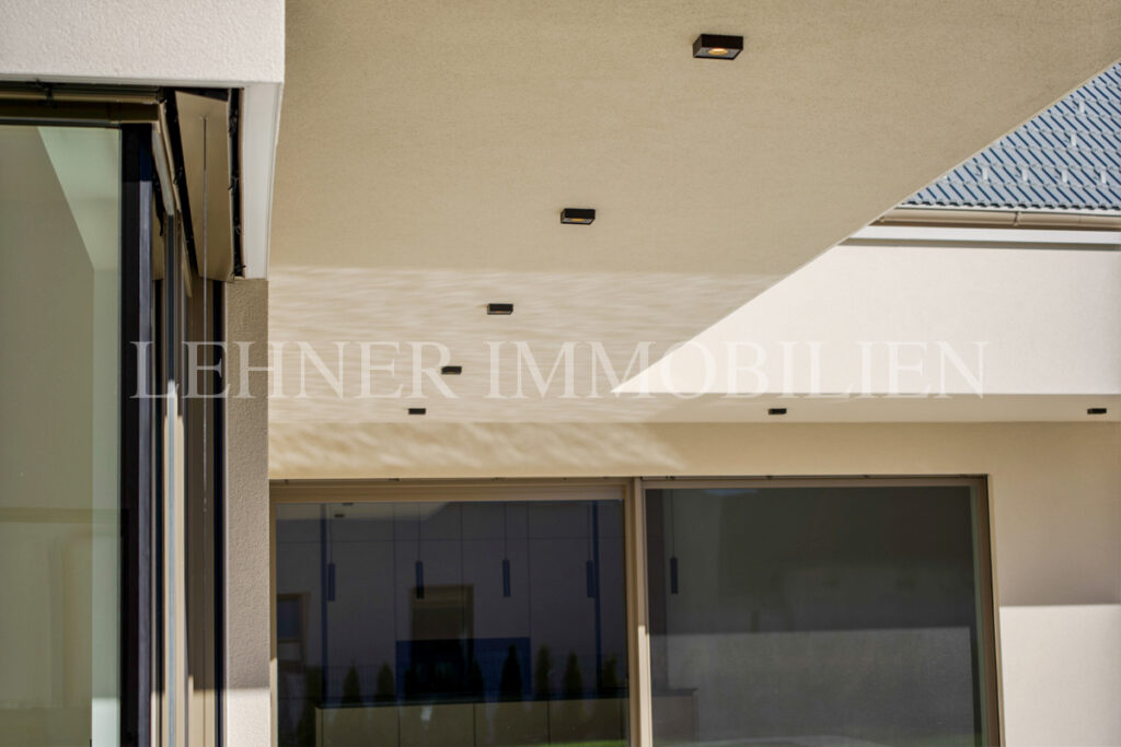 Lehner Immobilien Hochwertiger und exklusiver Bungalow mit Swimmingpool in Wundschuh