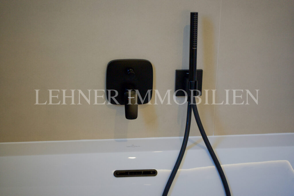 Lehner Immobilien Hochwertiger und exklusiver Bungalow mit Swimmingpool in Wundschuh